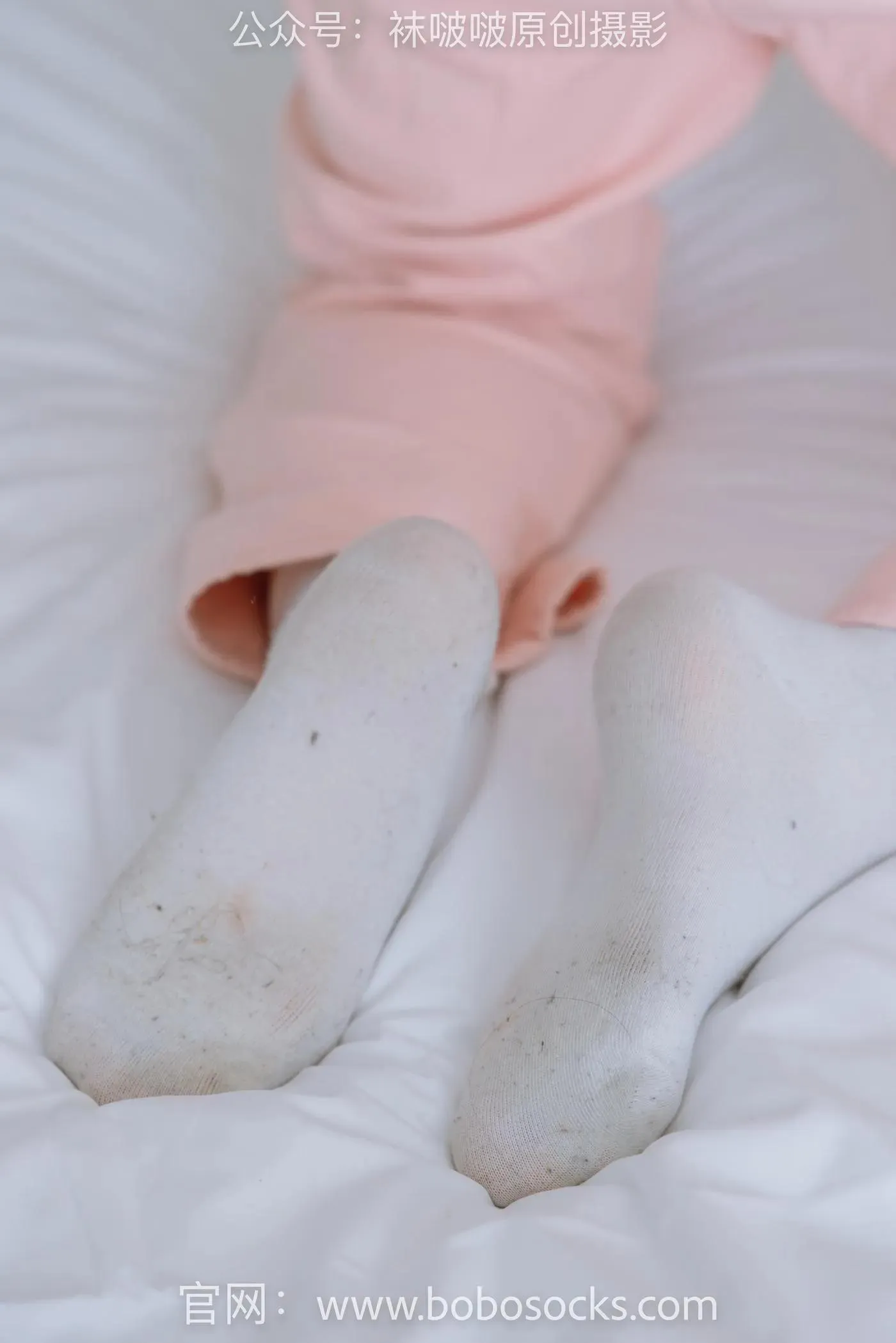 [BoBoSocks袜啵啵]NO.141 周周-运动鞋、白棉袜、裸足 [140P]插图8